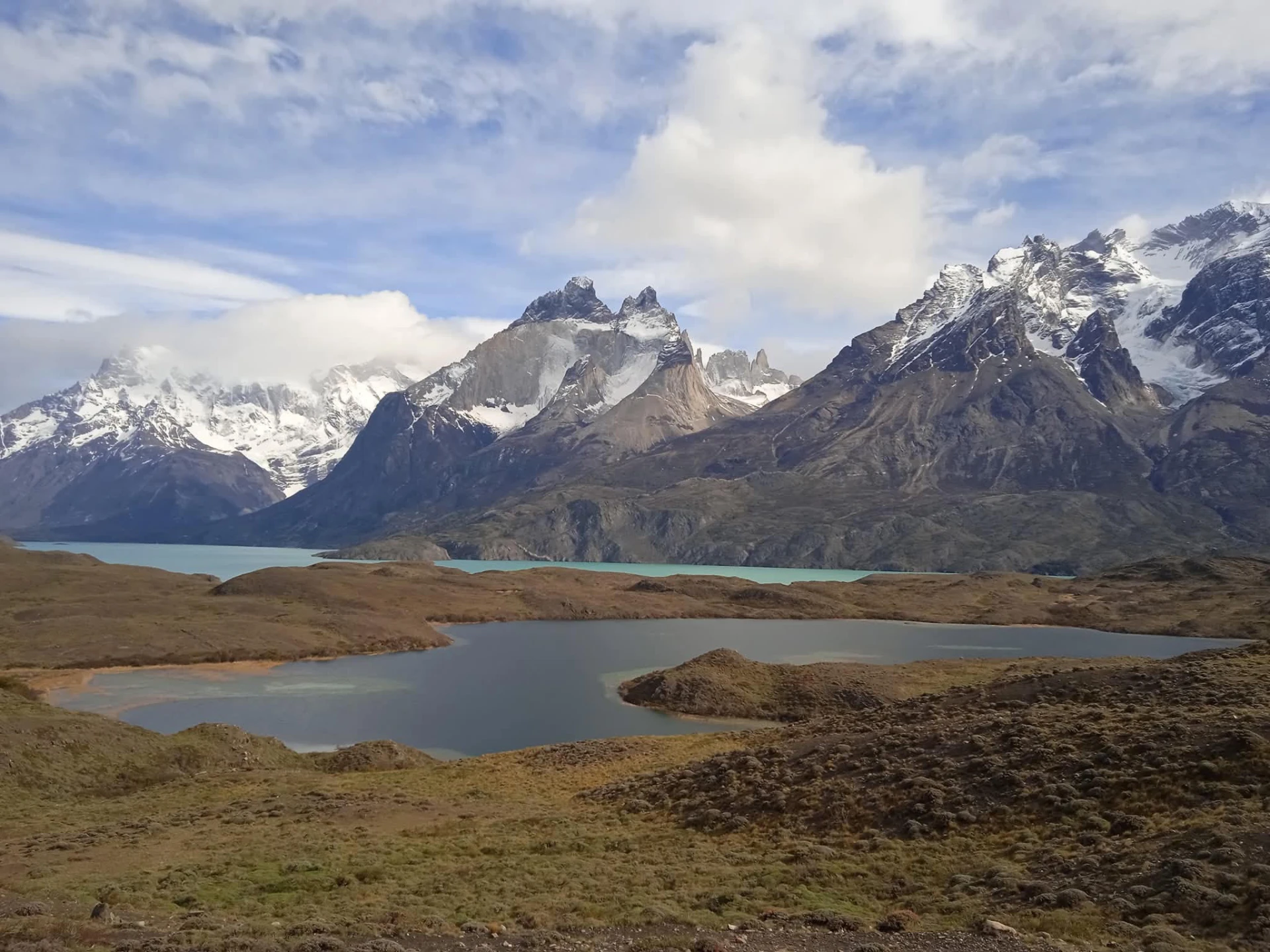 Paisaje montañoso — artículo sobre los vikingos, la incertidumbre y el futuro